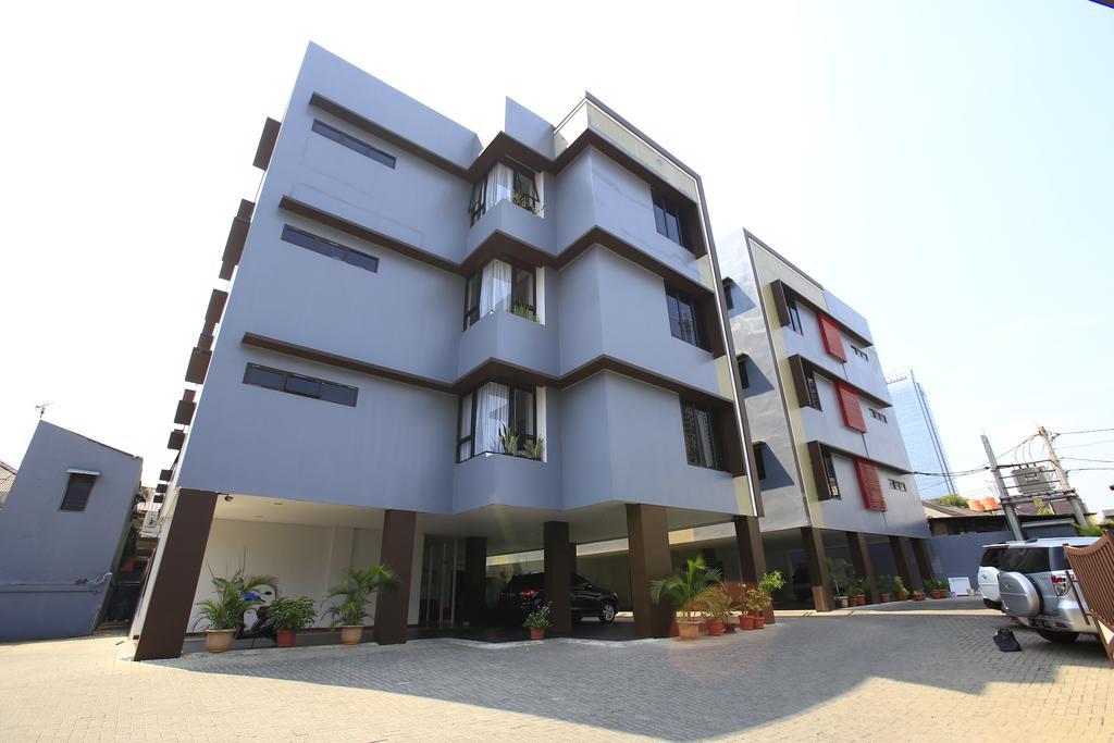 Hotel Reddoorz @ Karet Kuningan 2*